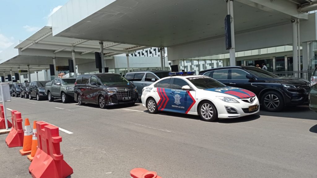 Rental mobil mewah Semarang