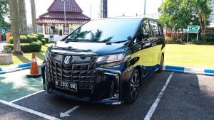 Sewa Alphard untuk event corporate harian Jakarta