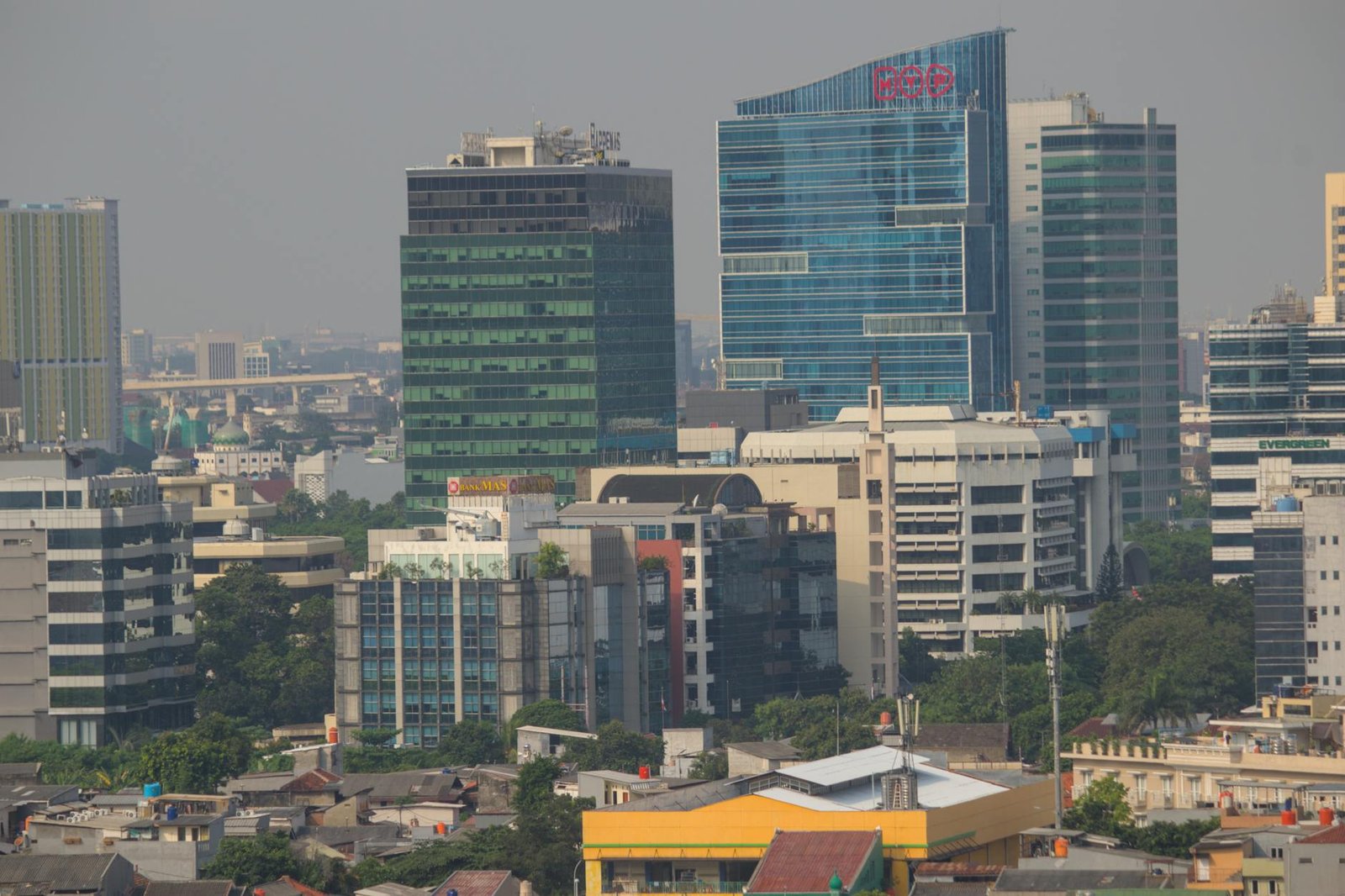 Sewa Alphard nyaman Jakarta‑Semarang, layanan premium dengan supir berpengalaman, cocok untuk perjalanan bisnis atau keluarga.